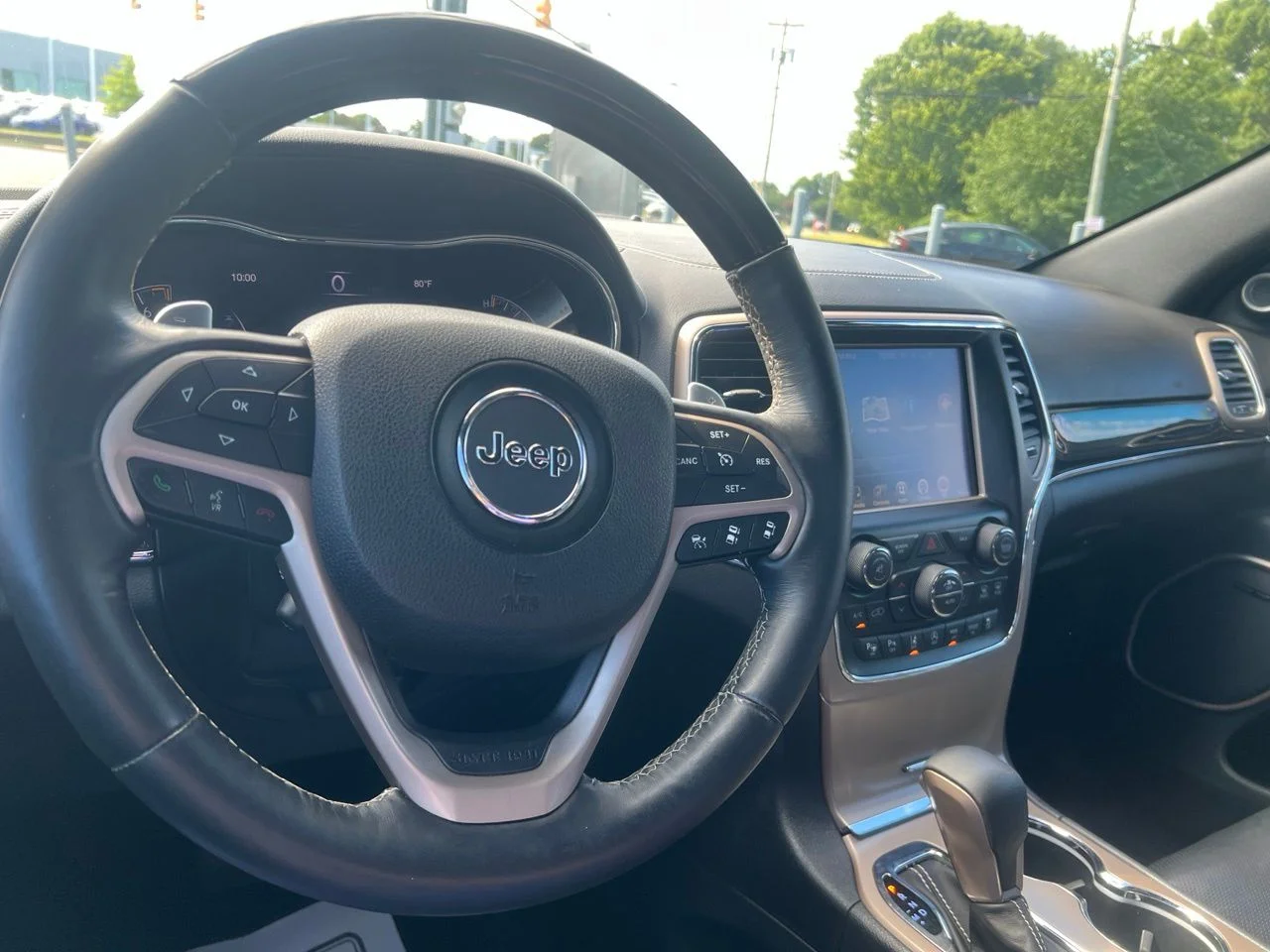 Used 2017 Silver Jeep Overland image 29