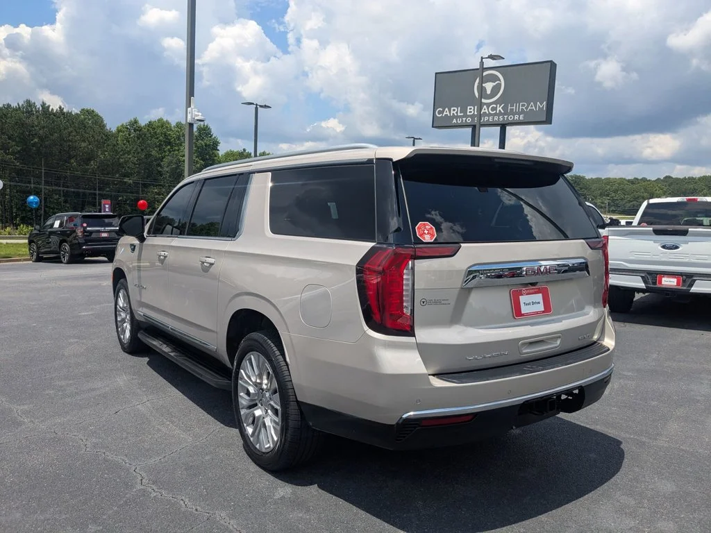 Used 2022 Pearl Beige Metallic GMC SLT image 7