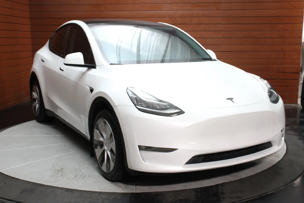 Used 2022 Pearl White Multi-Coat Tesla Long Range image 37