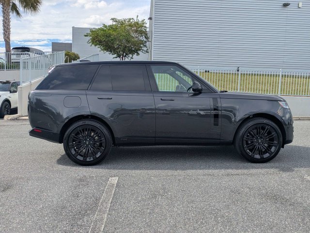 New 2027 Gray Land Rover SE image 7