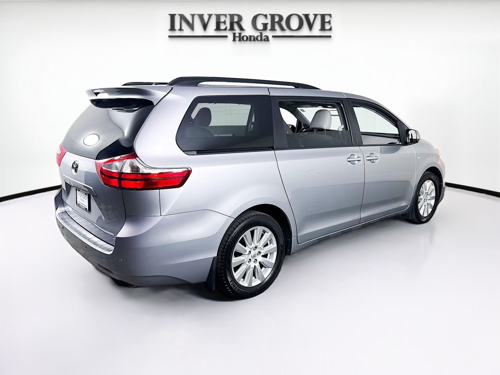 Used 2017 Silver Sky Metallic Toyota XLE Premium AWD image 5