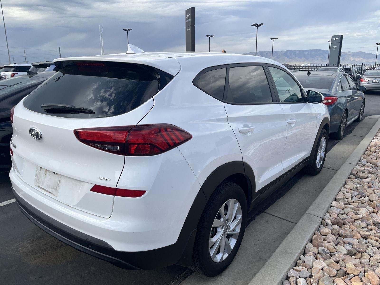 Used 2020 Cream White Hyundai SE image 6
