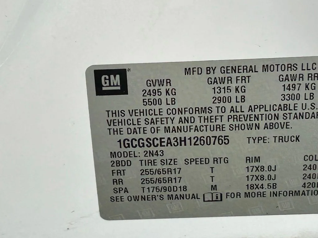 Used 2017 Summit White Chevrolet LT image 43
