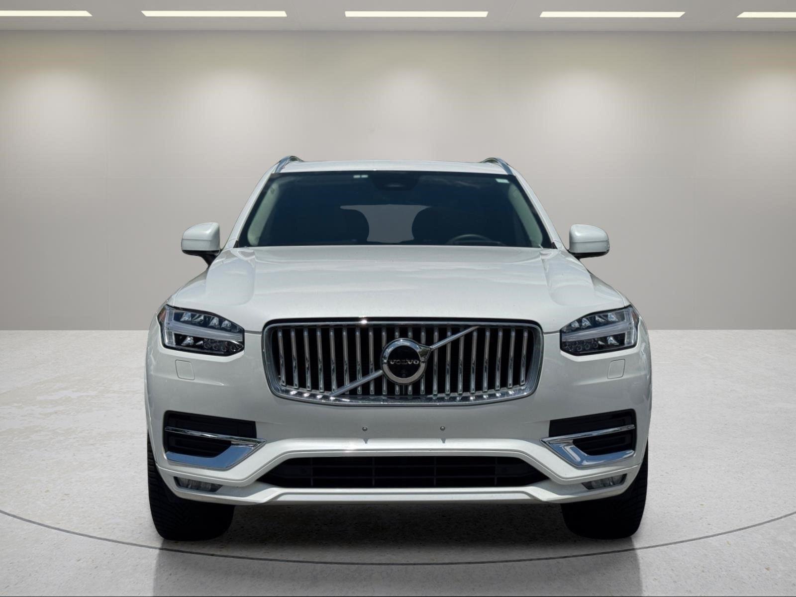 Used 2024 Crystal White Metallic Volvo Ultimate Bright Theme image 8