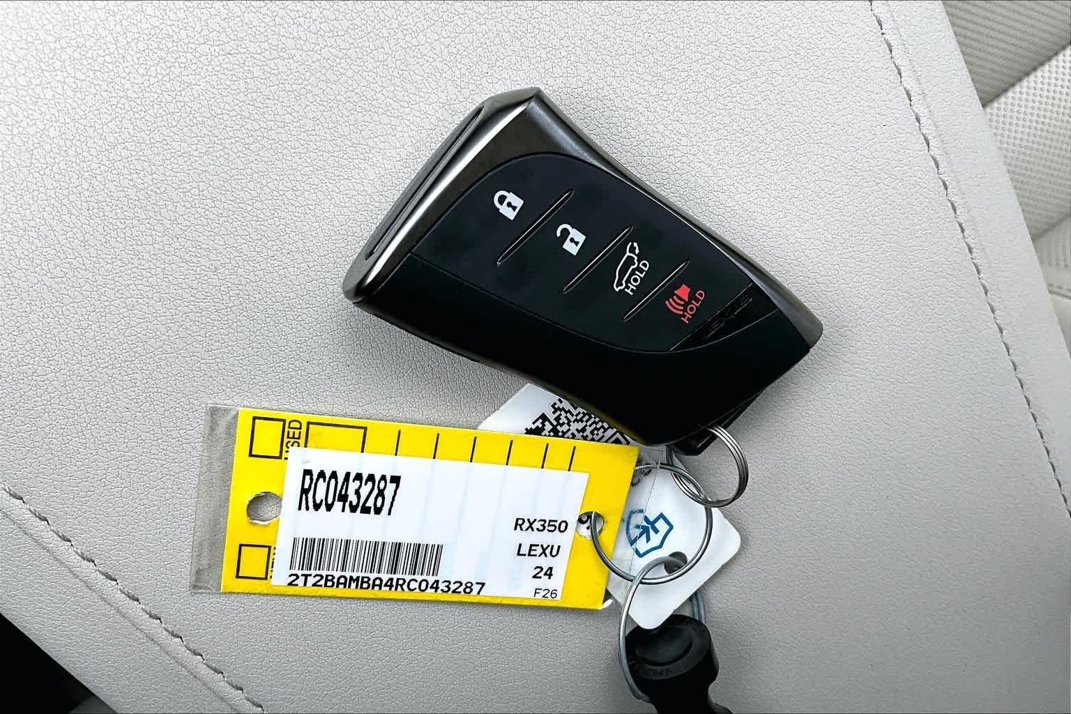 Used 2024 Eminent White Pearl Lexus Premium image 15
