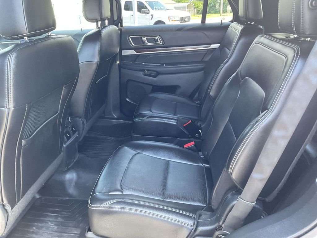 Used 2017 Silver Ford Limited image 22