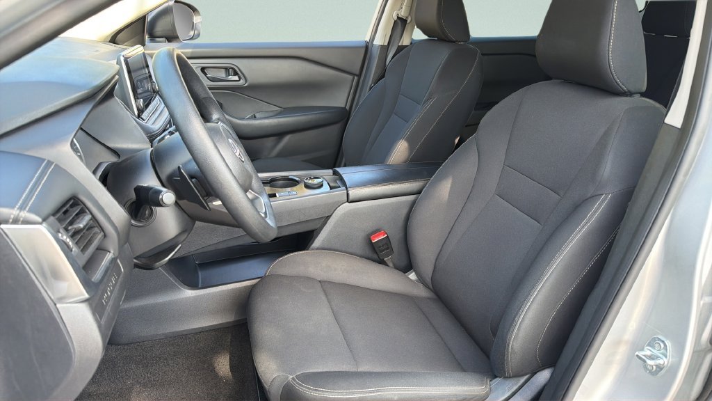 Used 2024 Silver Nissan S image 32