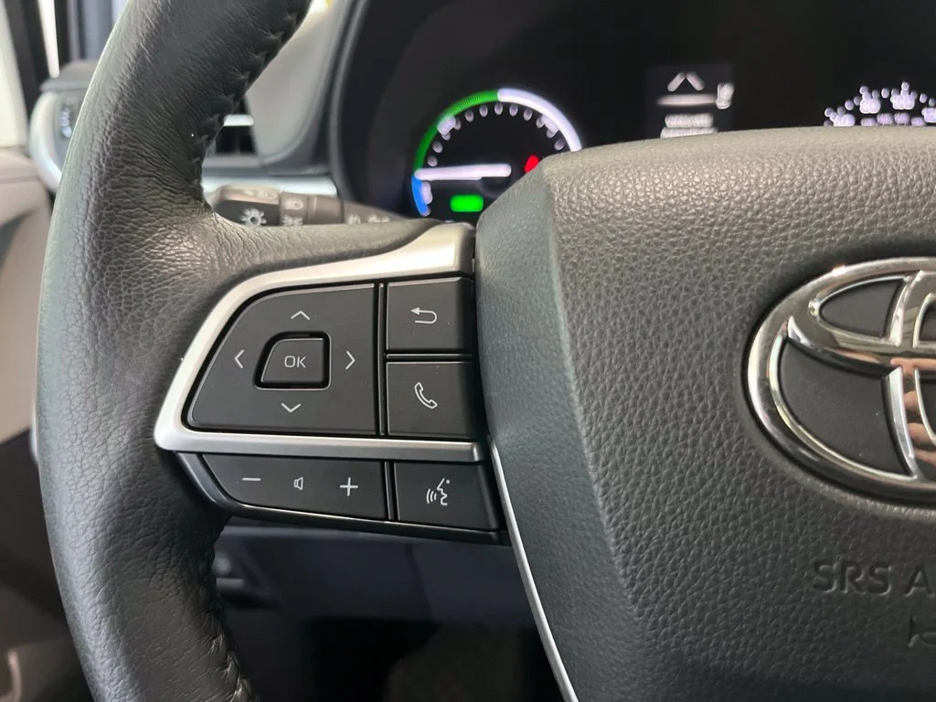 Used 2022 Gray Toyota XLE image 7