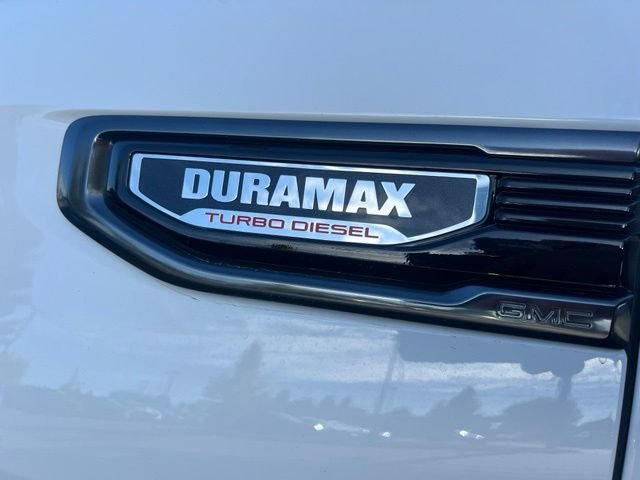Used 2023 White GMC AT4 image 6