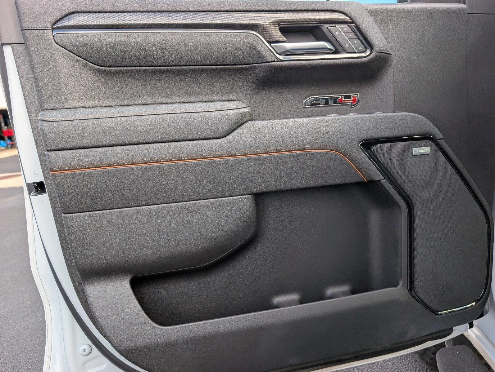Used 2025 Summit White GMC AT4 image 17