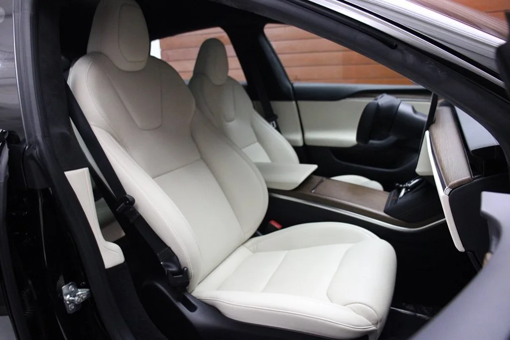 Used 2022 Solid Black Tesla Base image 24
