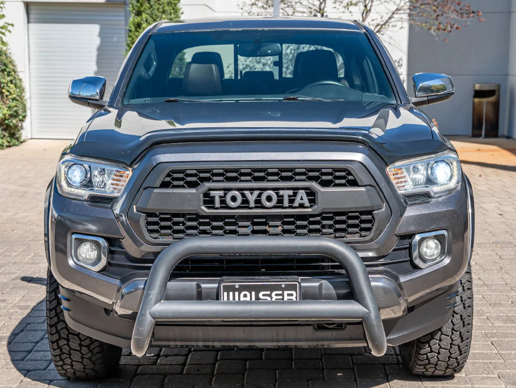 Used 2016 Magnetic Gray Metallic Toyota Limited image 2