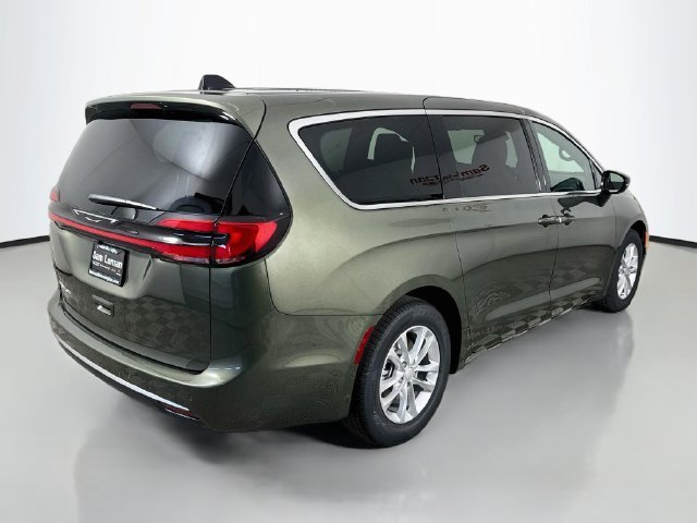 New 2027 Olive Green Pearl-Coat Paint Chrysler Select image 7
