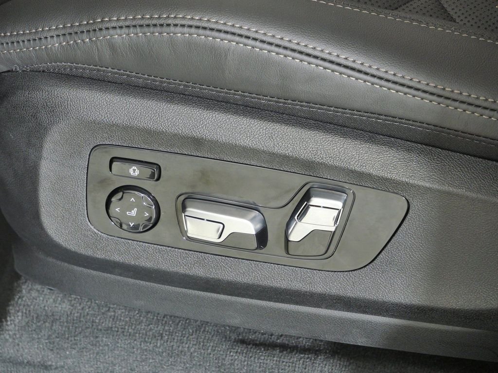 New 2026 Dravit Grey Metallic BMW xDrive40i image 39