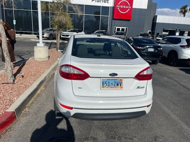 Used 2016 Oxford White Ford SE image 6