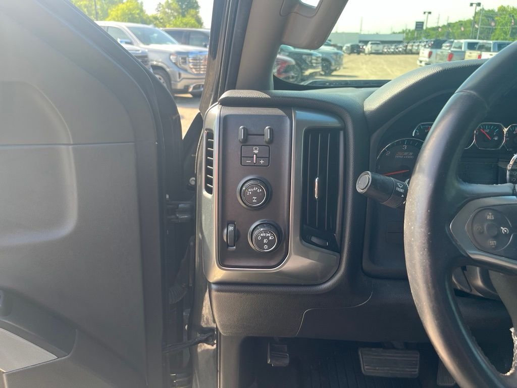 Used 2017 Graphite Metallic Chevrolet LT LT2 image 22