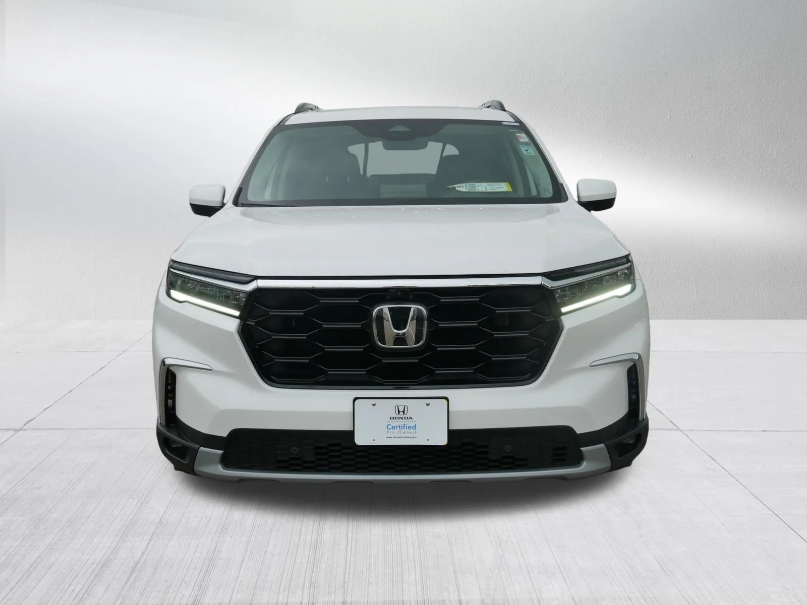 Certified Used 2024 Platinum White Pearl Honda Elite image 2