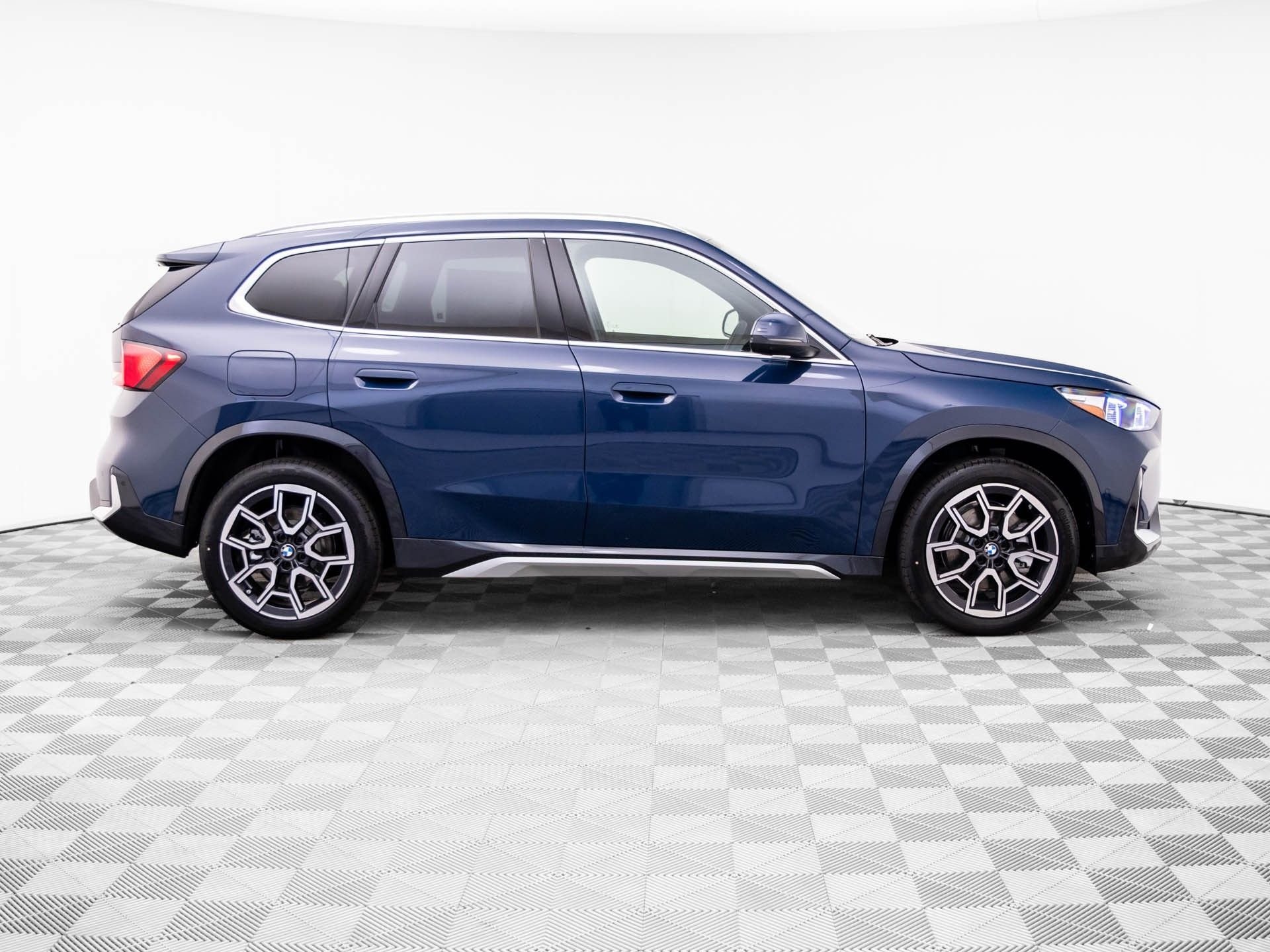 New 2026 Night Dusk Blue Metallic BMW xDrive28i image 8