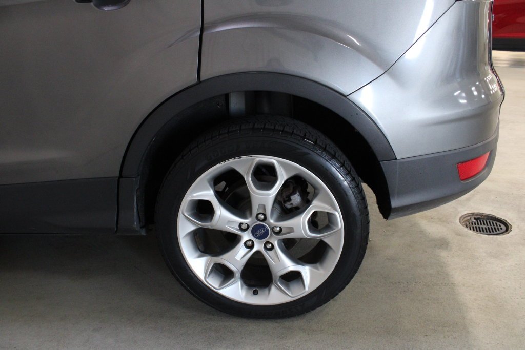 Used 2014 Sterling Gray Metallic Ford Titanium image 31