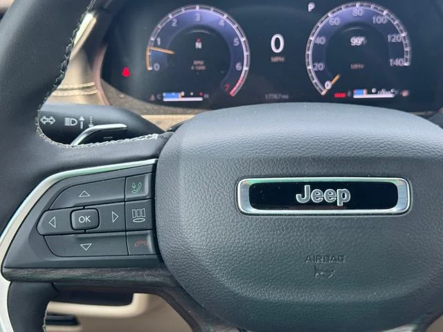 Used 2025 Red Jeep Limited image 25
