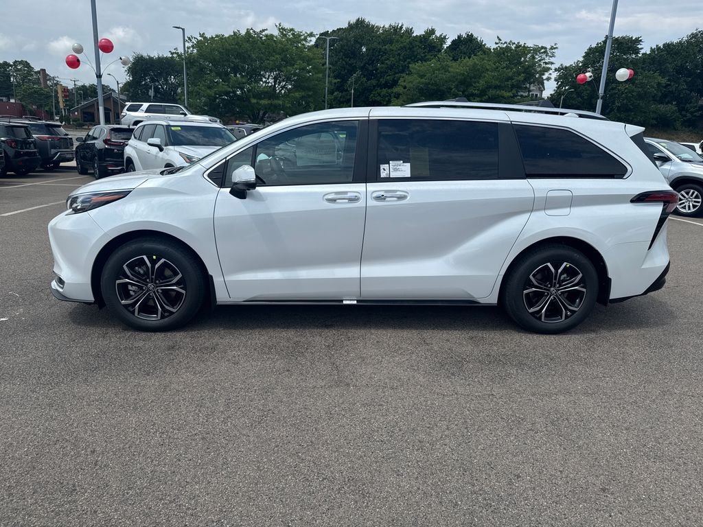 New 2026 Wind Chill Pearl Toyota Platinum image 5