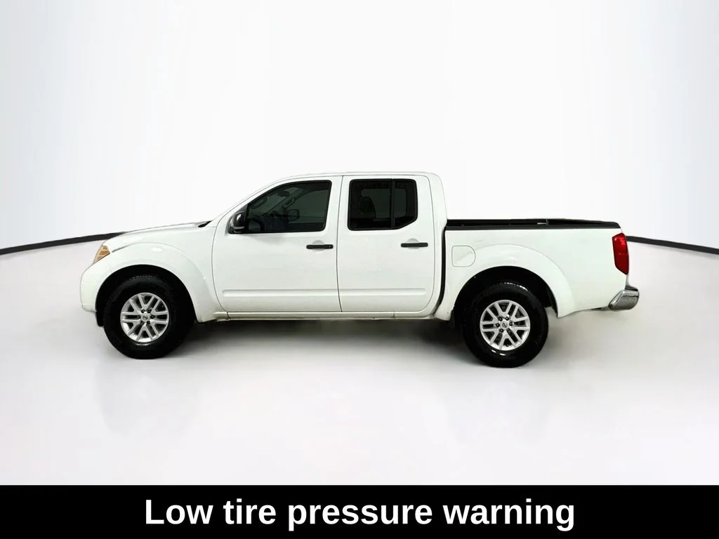 Used 2014 Glacier White Nissan SV image 4