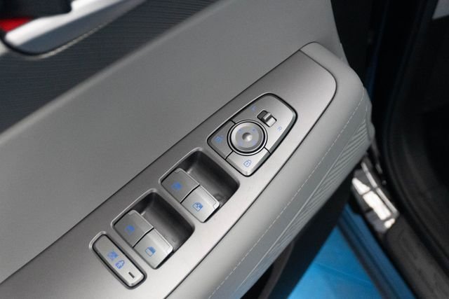 Certified Used 2025 Black Hyundai SEL image 5
