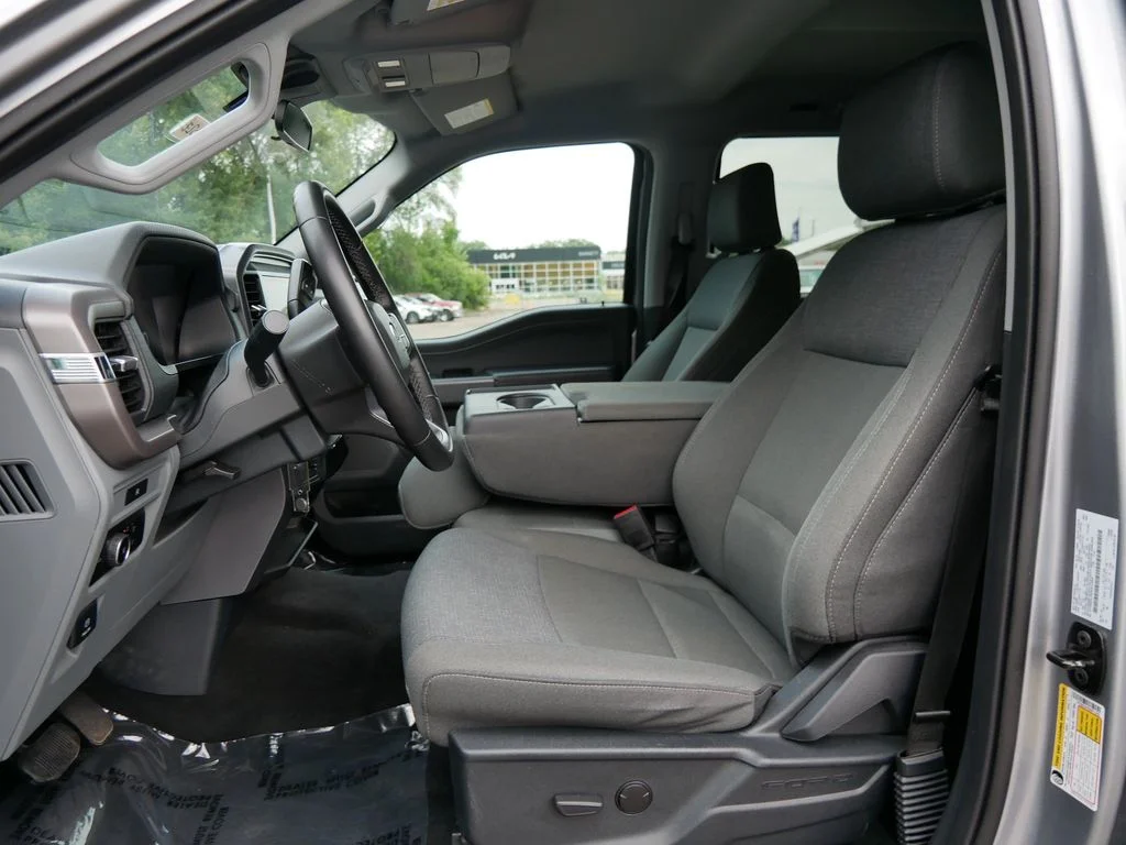 Used 2025 Silver Ford XLT image 14