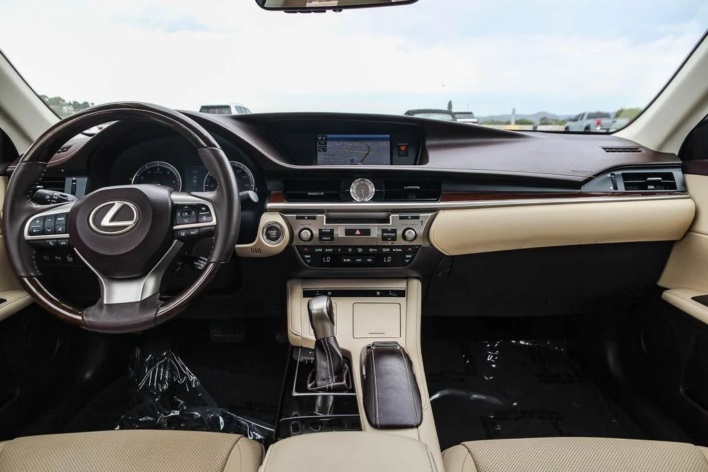 Used 2018 Beige Lexus 350 image 12