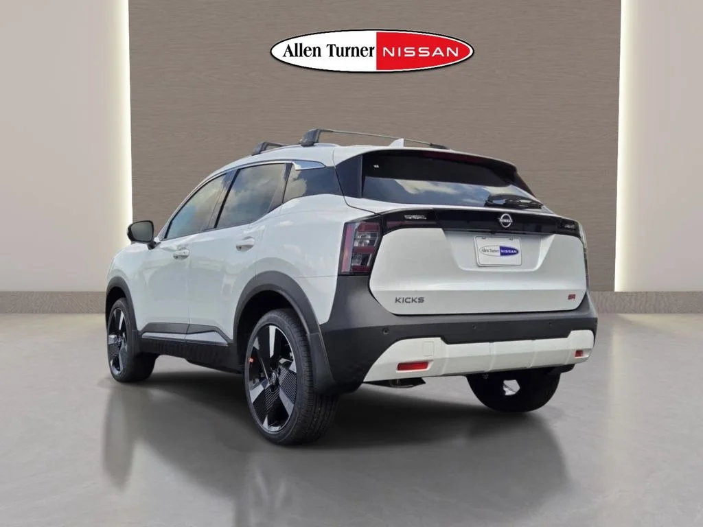 2025 Nissan Kicks SR - Photo 11