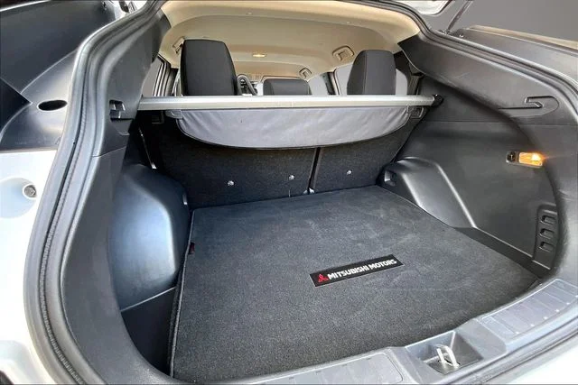 Used 2024 White Mitsubishi Ralliart image 25