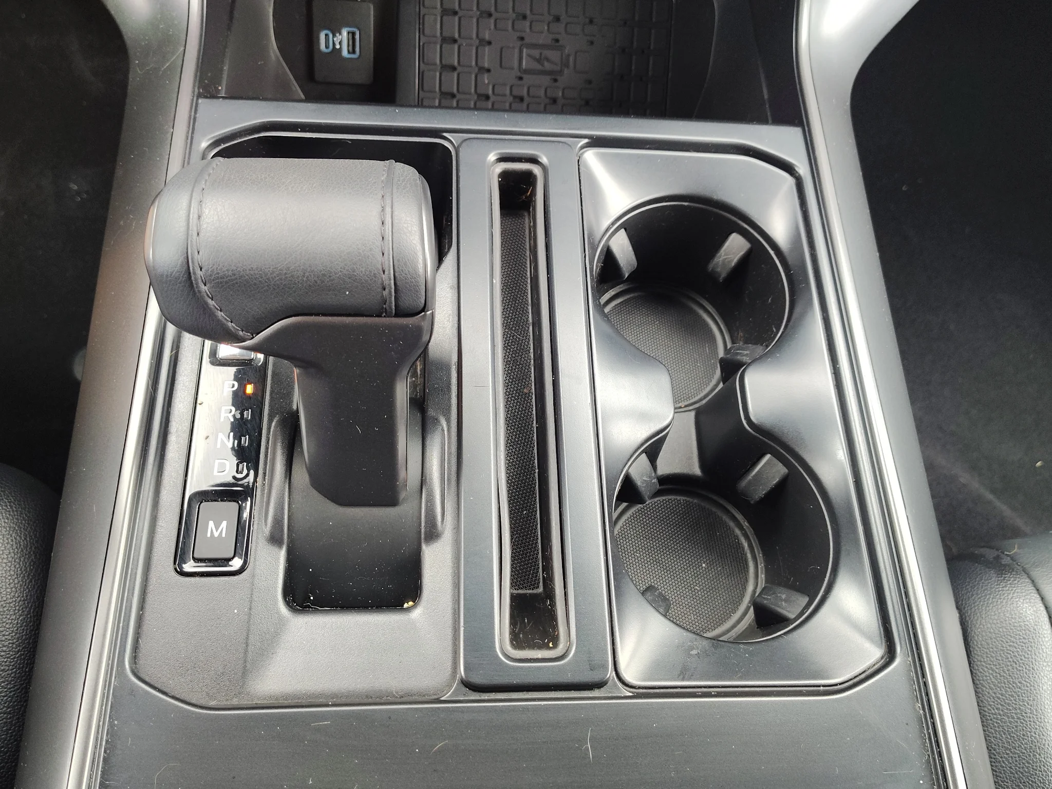 Used 2024 Agate Black Metallic Ford XLT image 23