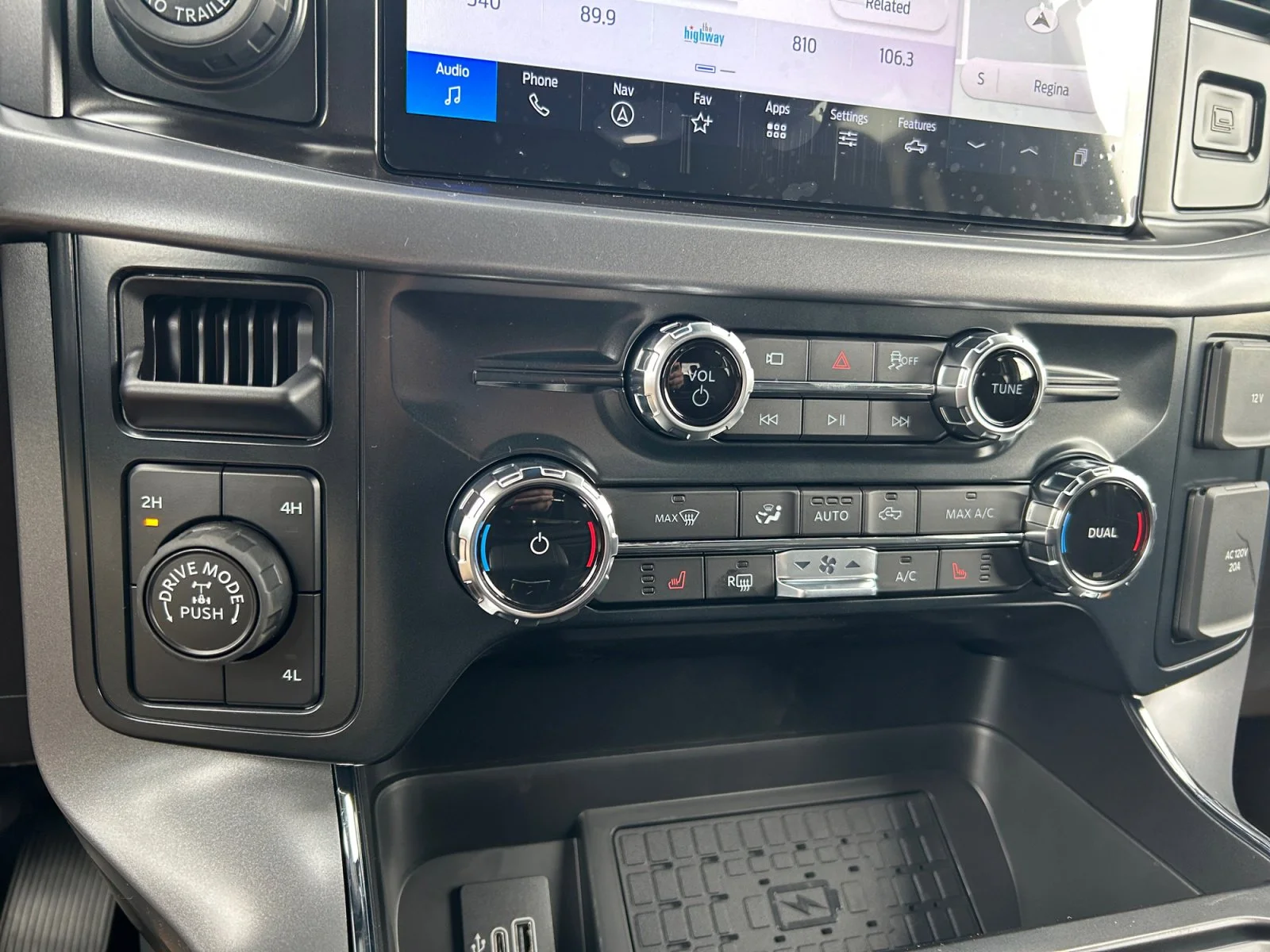 New 2026 Oxford White Ford XLT image 22