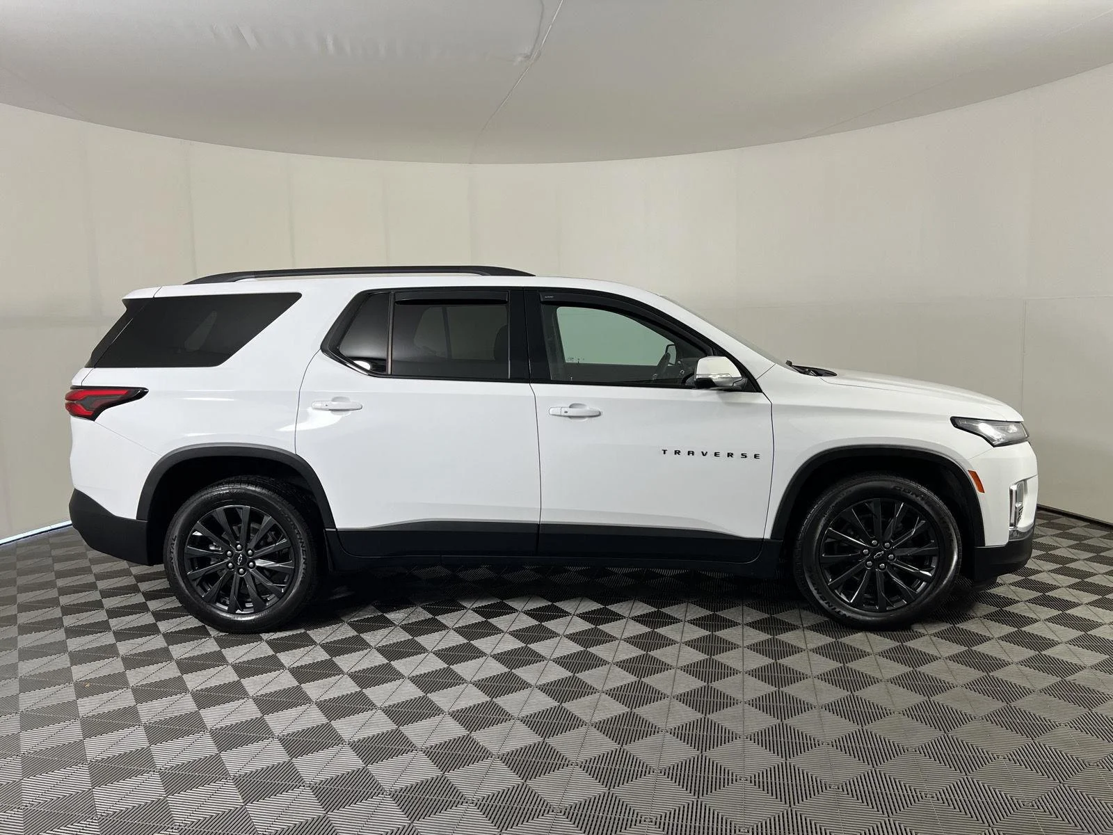 Used 2023 Summit White Chevrolet RS image 33