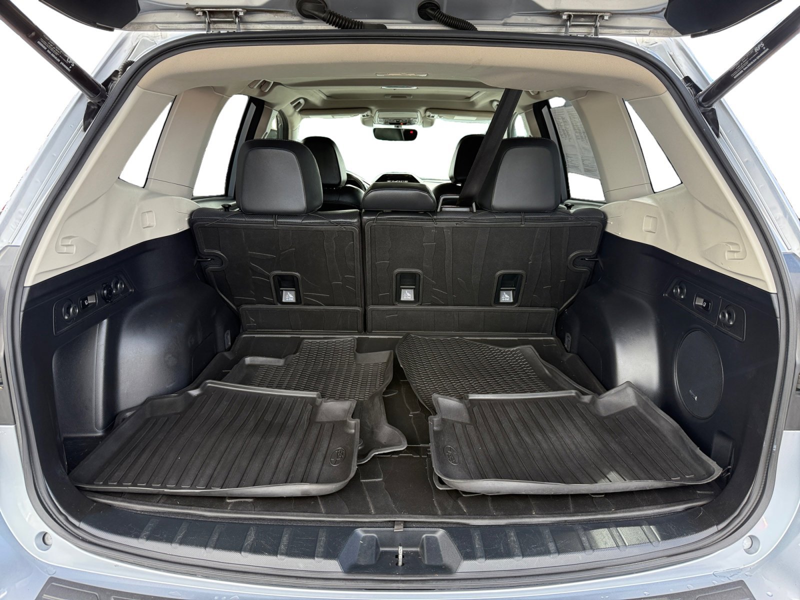Used 2020 Ice Silver Metallic Subaru Touring image 17