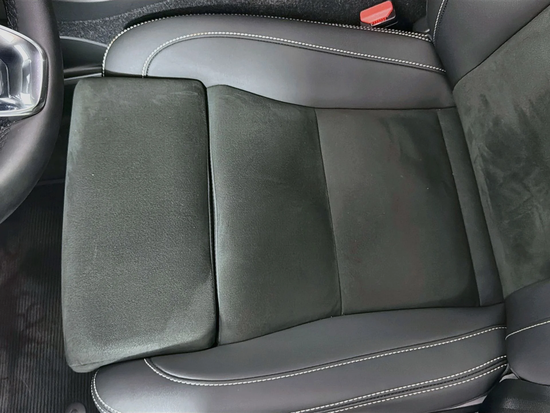 Certified Used 2023 Silver Dawn Volvo Ultimate image 20