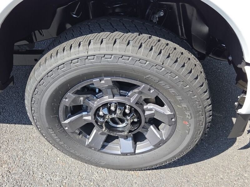 New 2026 Oxford White Ford F-250® XL image 18
