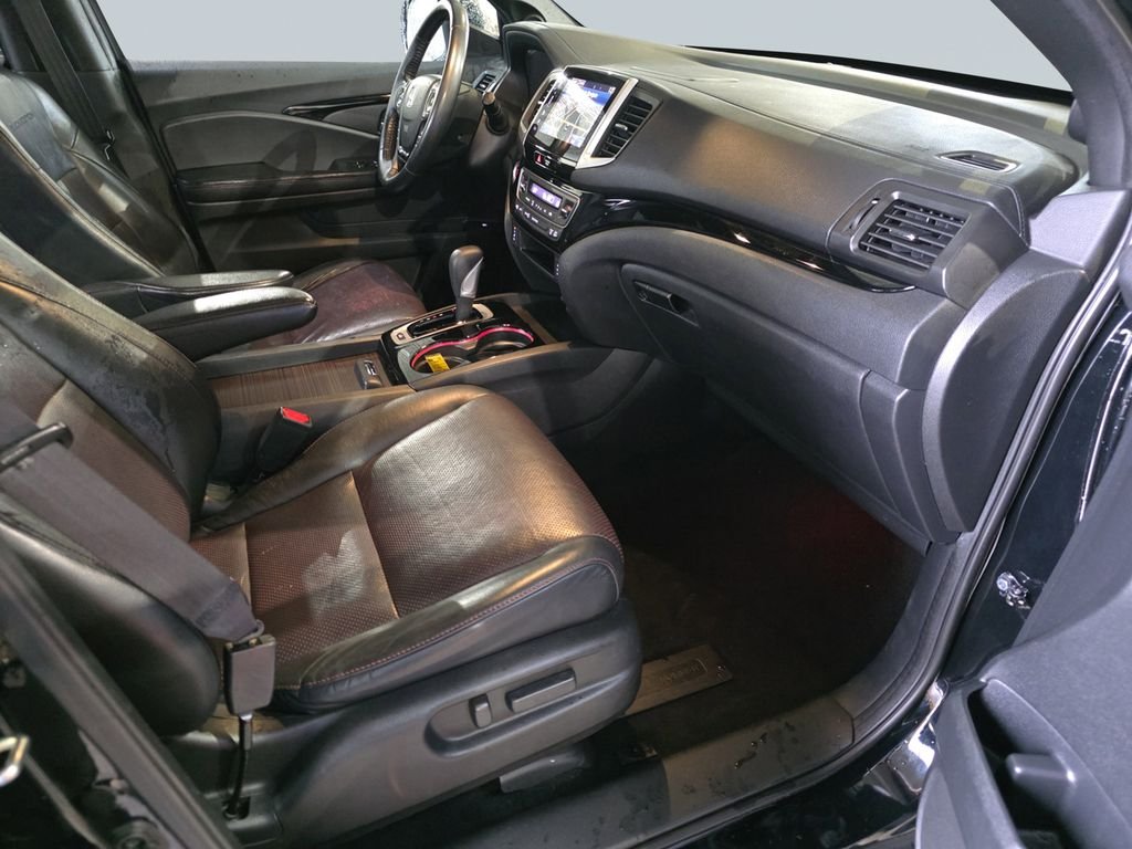 Used 2017 Crystal Black Pearl Honda Black Edition image 37