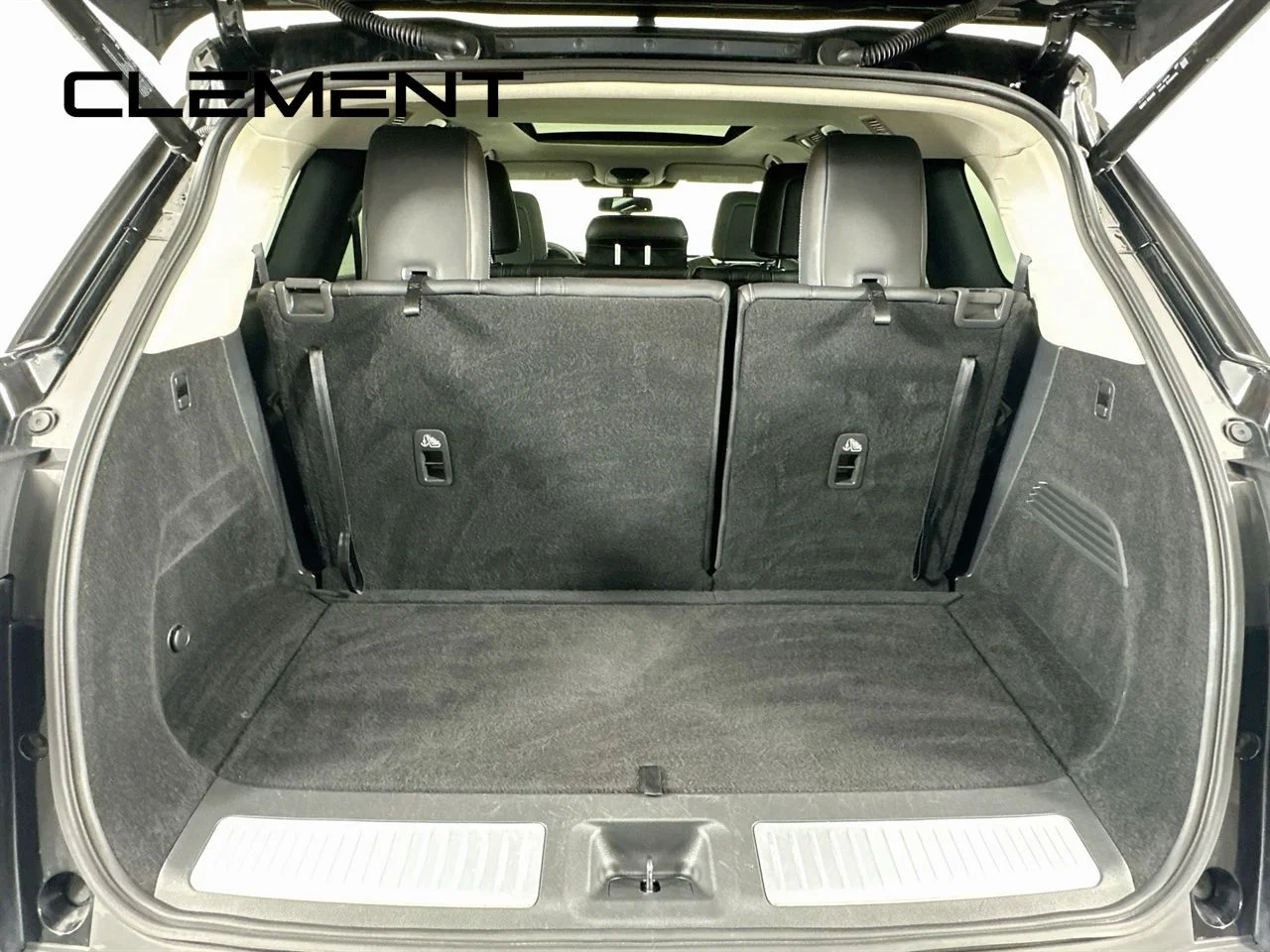 Used 2022 Mineral Black INFINITI PURE image 11