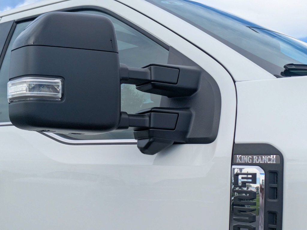 New 2026 Star White Metallic Tri-Coat Ford F-250® King Ranch® image 34