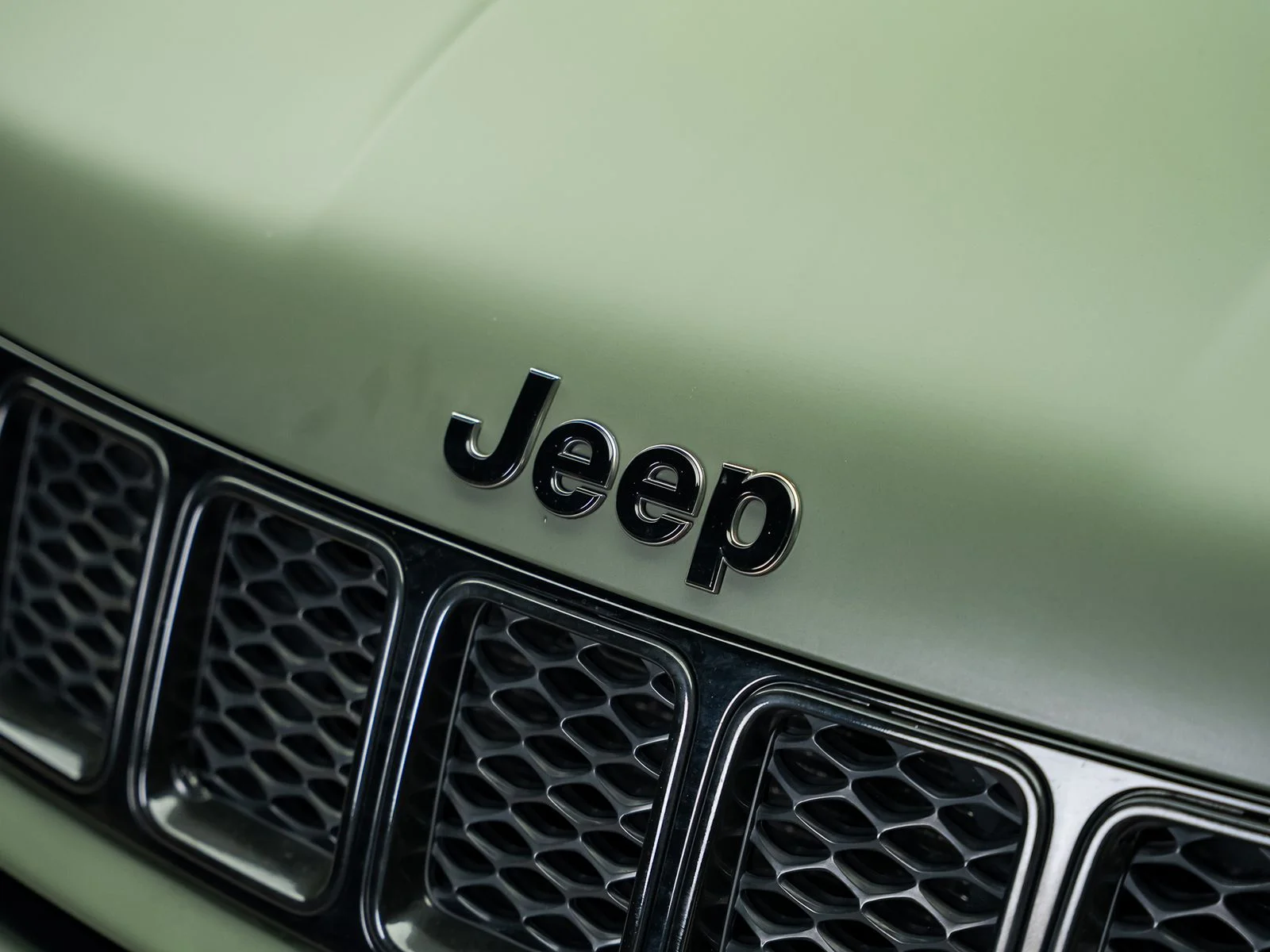 Used 2021 White Jeep Trackhawk image 11