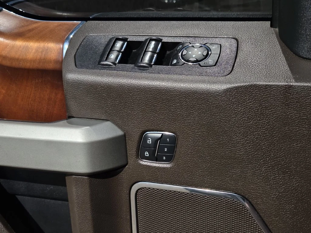 Used 2018  Ford King Ranch image 21