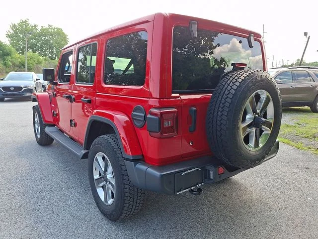 Used 2019 Red Jeep Unlimited Sahara image 5