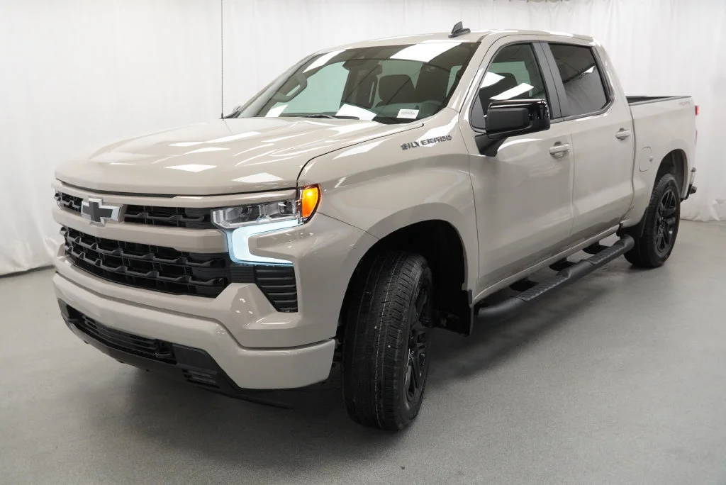 New 2026 White Sands Chevrolet RST image 4