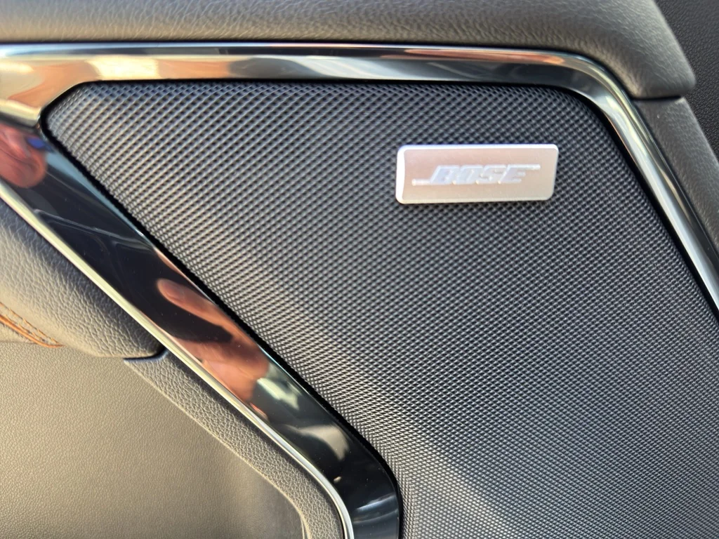 Used 2025 Summit White GMC AT4 image 26
