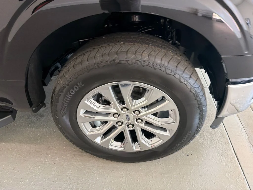 New 2026 Agate Black Metallic Ford Lariat® image 5