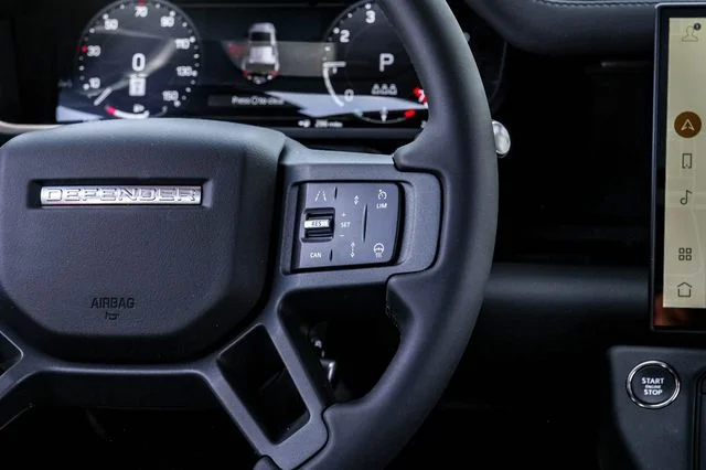 New 2026 Santorini Black Land Rover X-Dynamic SE image 23