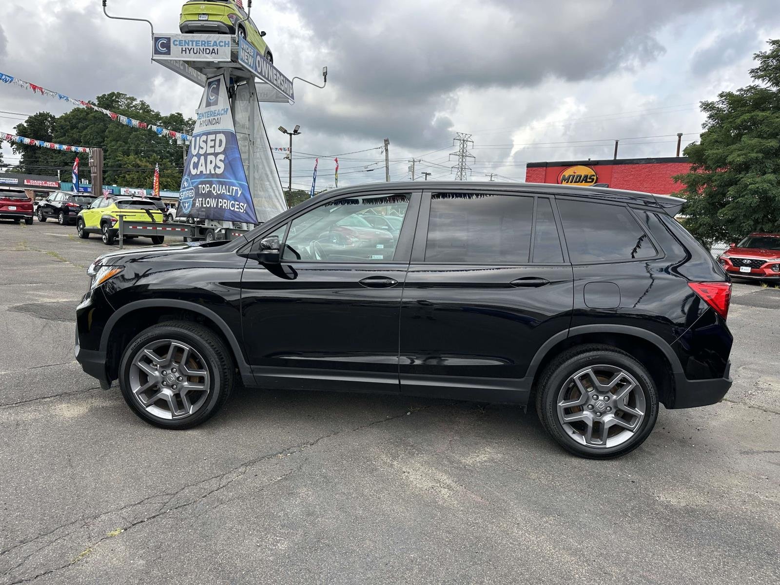 Used 2023 Black Honda EX-L image 41