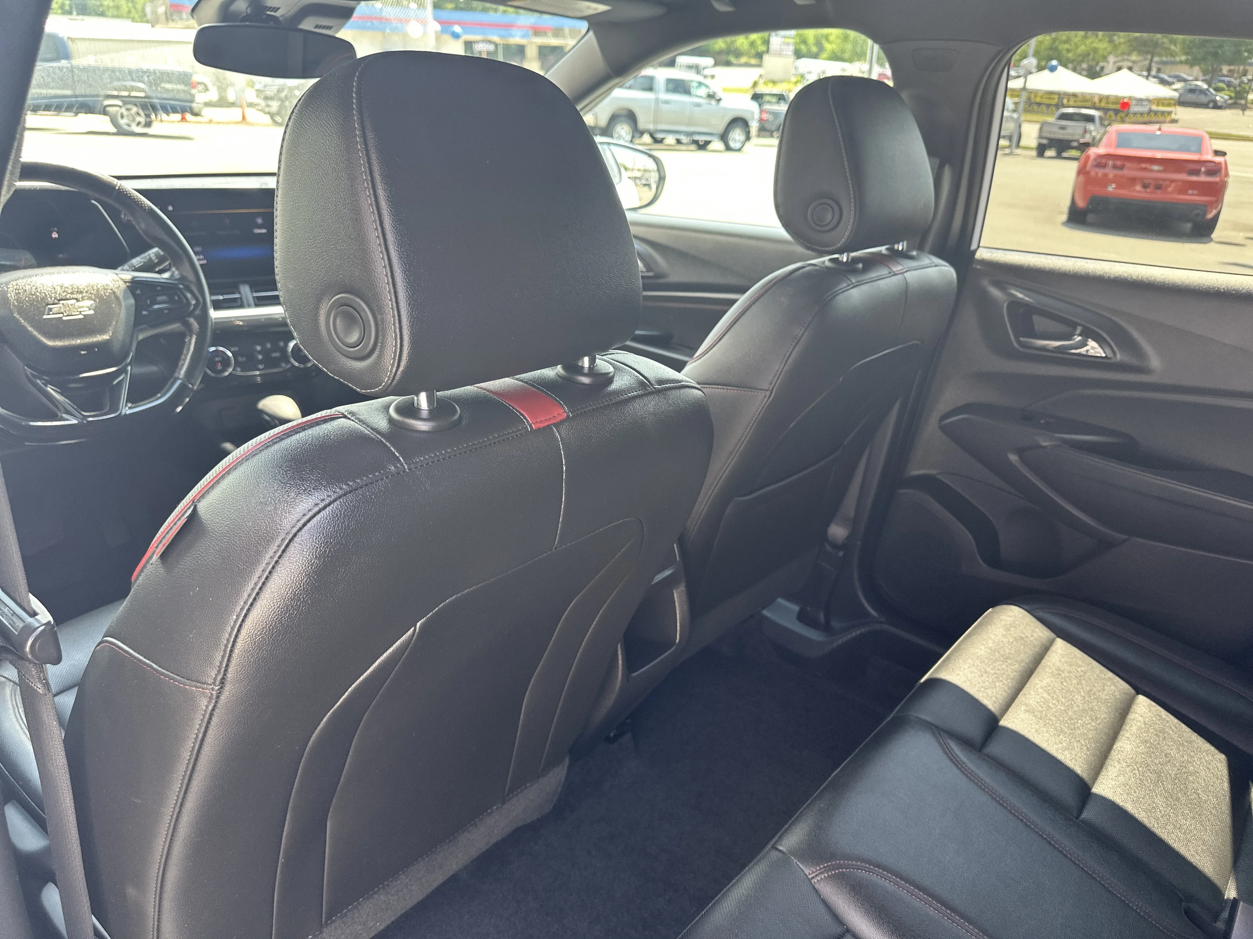 Used 2025 Summit White Chevrolet 2RS image 18