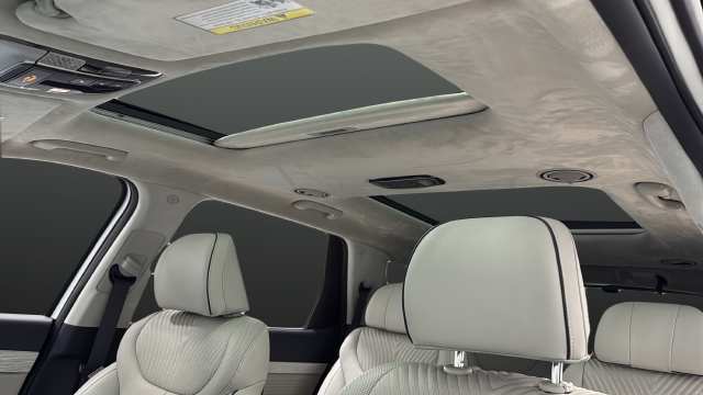 Used 2025 Hyper White Hyundai Calligraphy image 12